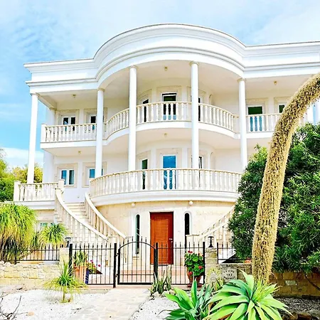 Mansion View Пейя