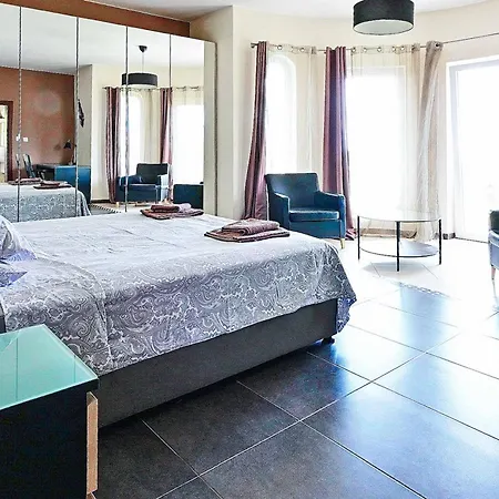 Mansion View Пейя