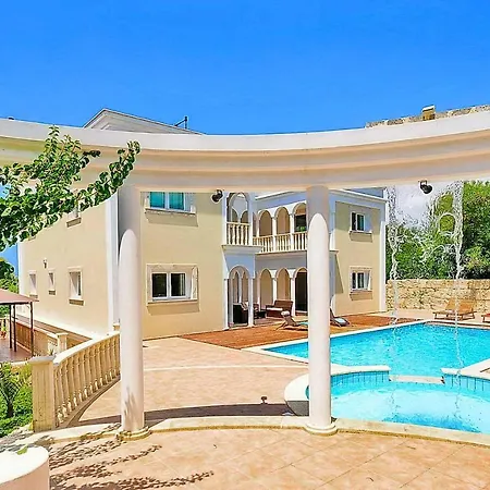 Mansion View Villa *