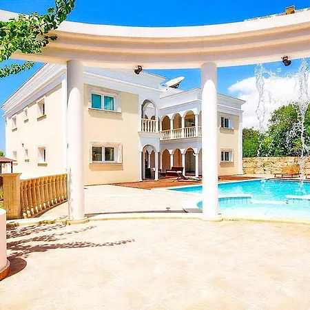 Villa Mansion View *